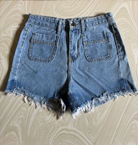 🩵Your go-to summer denim shorts, size S 🩵