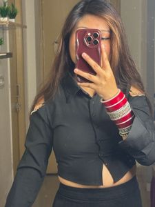 Black Cropped Shirt with Chained Sleeve