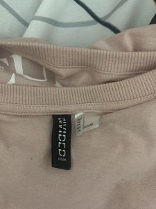 H&amp;M Pink Cropped Graphic Tee