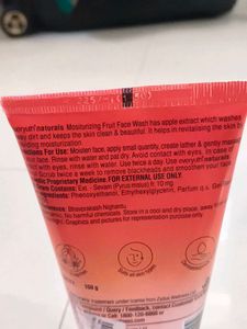 Everyuth Naturals Moisturizing Fruit Gel Face Wash