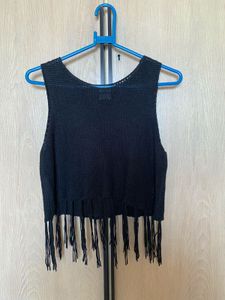 ♟️🧶VERO MODA brand Black Fringe Knit Crop Top