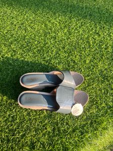 V Walk Women's Green Slide Sandals