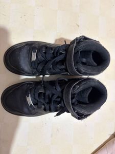 Nike Air Force 1 Mid Black Sneakers