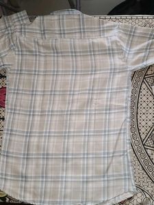 Men's Plaid Button-Up Shirt