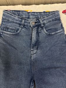 High waisted and Classic Blue straight Jeans 🫶🏻