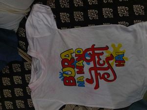 boysHoli Themed Graphic T-Shirtv very good fabric