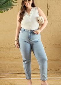 Chic Sleeveless V-Neck Top