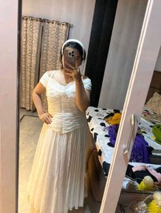 🕊️Elegant White Off-Shoulder Dress
