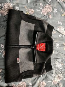 Sleeveless Wollen Jacket