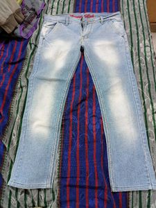 Stylish Light Wash Jeans