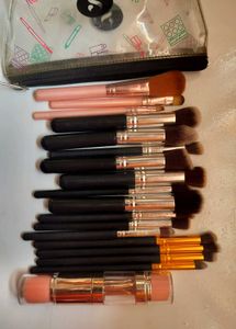 Complete Makeup Brush Set with Case