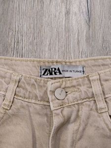 Ma5394 Zara jeans waist 28 inches