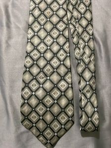 Classic Diamond Pattern Men's Tie