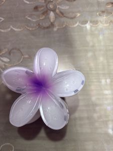 aesthetic flower clutcher