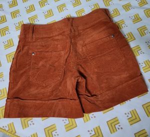 Shorts Smart Look Orange Color Never Used