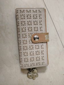 Butterflies Cream Synthetic Women's Wallet 🎀