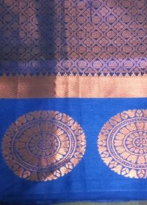 Dual tone saree with unstitched blouse