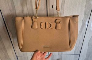 Beige shoulder bag