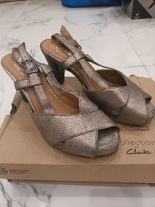Clarks Used 2 Times Only