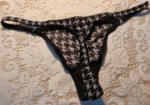 Chic Houndstooth Thong with Bow