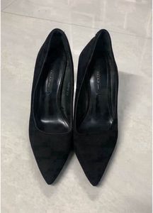 Black Suede Pointed Toe Heels⭐️
