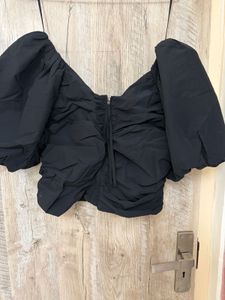 Chic Black Puff Sleeve Ruched Top