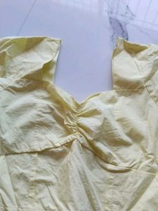 Chic Yellow Ruched Top