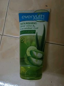 Everyuth Naturals Aloe Vera & Cucumber Gel