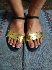 Stylish Black Gold Leaf Sandal