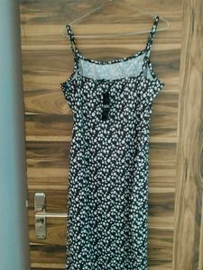 Chic Floral Print Mini Dress with Slit