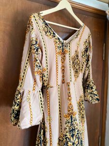 Elegant Baroque Print Fishcut Dress