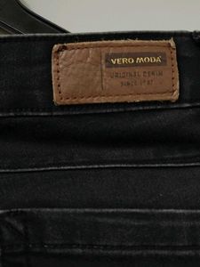 Classic Black Skinny Jeans