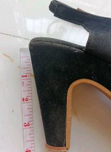 Criss cross Heel