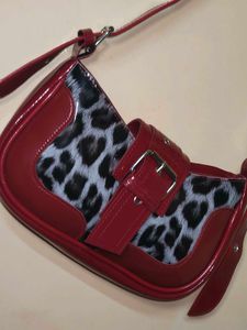 Chic Leopard Print &amp; Red Shoulder Bag