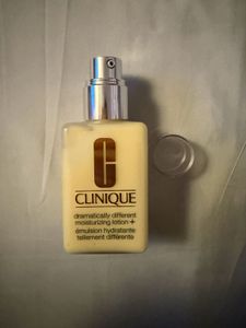 Auth Clinique Dramatically Different Moisturiser