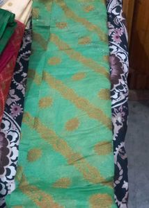 This Is A Very Beautiful Banarasi Saree