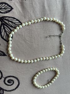 Pearl Necklace and Bracelet Set