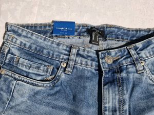 Trendy Woman Forever 21 Jeans