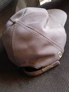 2 Caps (Black &amp; White)