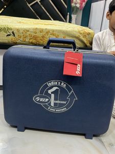 vintage VIP Hard-Case Blue Suitcase (22 Inch) - Un
