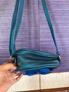 Round Sling Bag