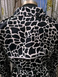 Chic Black &amp; White Print Trench Coat