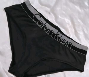 Calvin Klein Sports Bra panty set