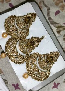 Earings With Mangtika