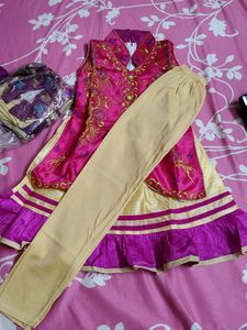 Size 32 New Girls Festive Kurta Set with Leggings