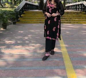 chikankari kurti