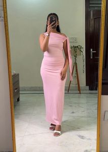 Elegant Pink One-Shoulder Maxi Dress