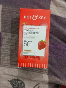 DOT &amp; KEY Strawberry Dew Tinted Sunscreen SPF 50