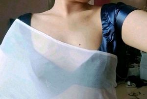 deep neck blouse non padded