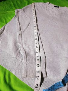 Uniqlo Unisex Grey V-Neck Sweater Pullover Winter